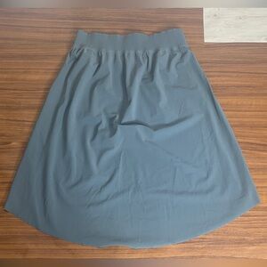 Athleta Women's Knee Length Pencil Skirt M Metropolis Grey Elastic Waist Stretch